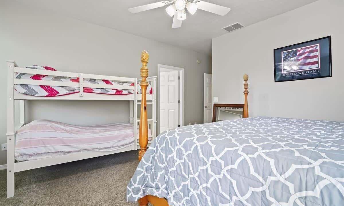 Photo of Bedroom in Eagle