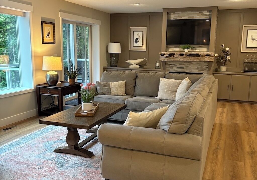Photo of Livingroom in Brinnon