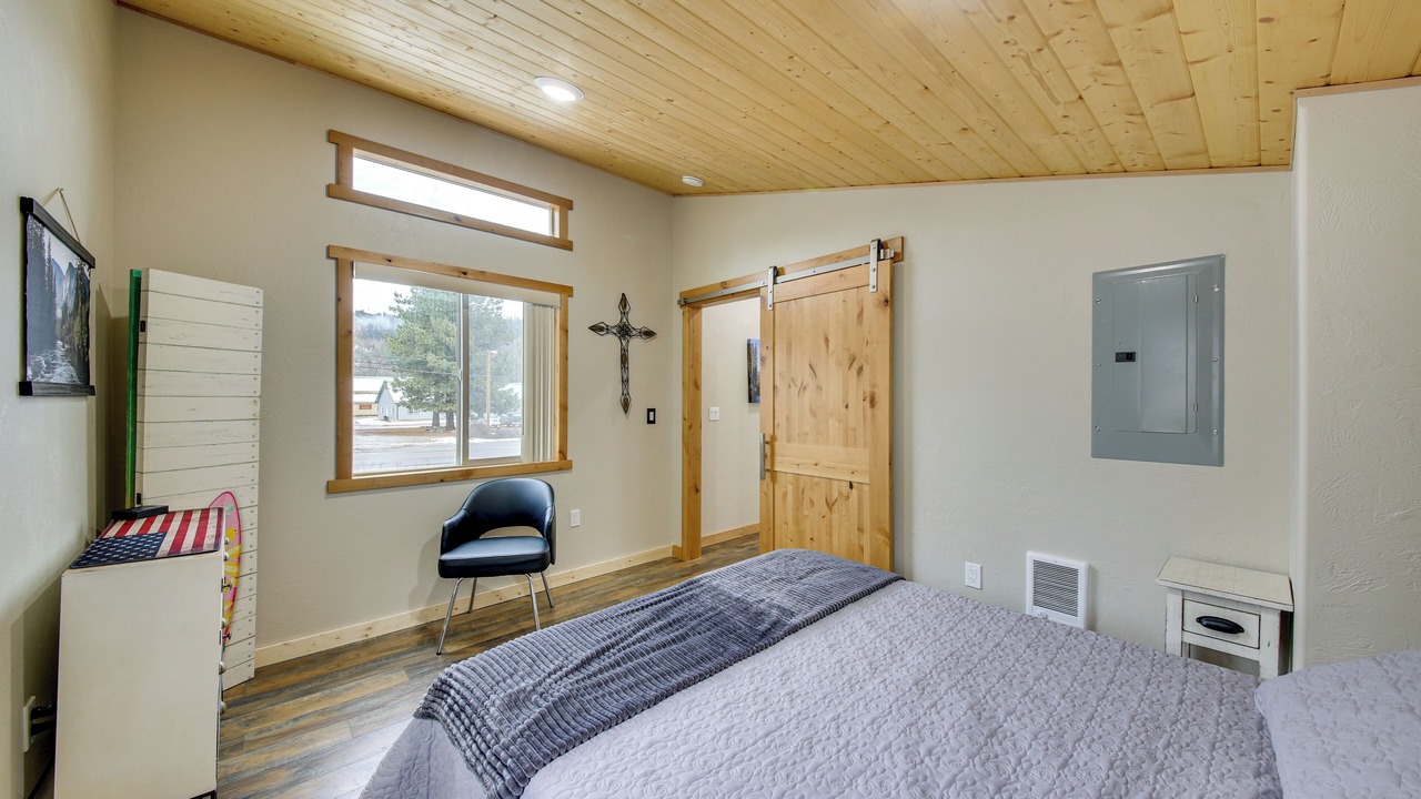 Photo of Bedroom in Troy