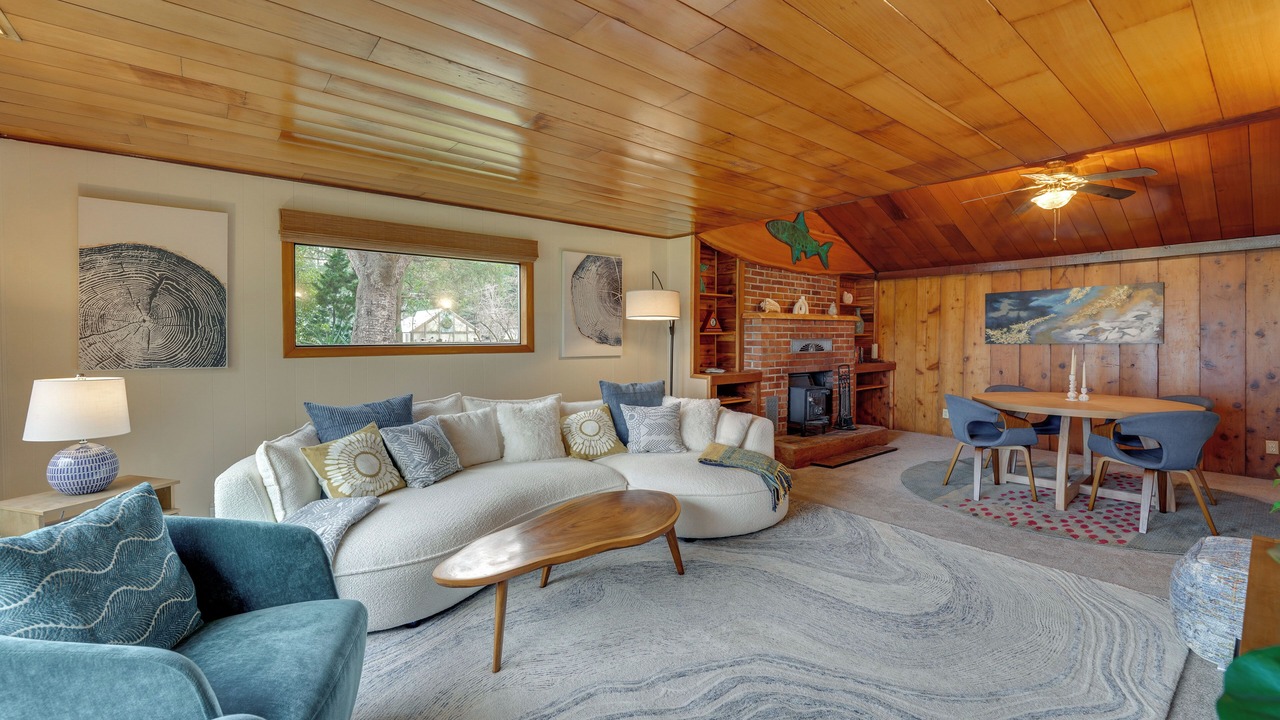 Photo of Livingroom in Greenbank