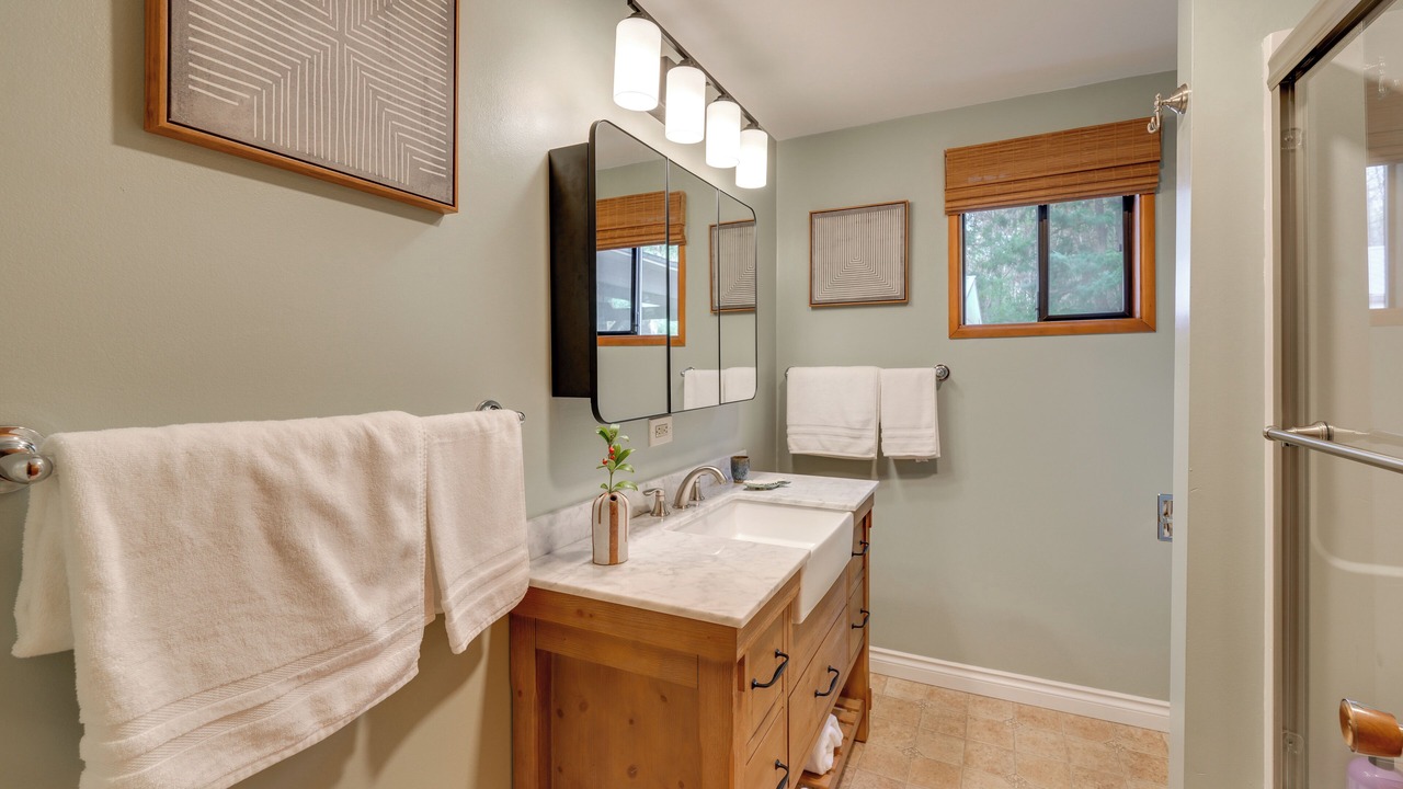 Photo of Bathroom in Greenbank