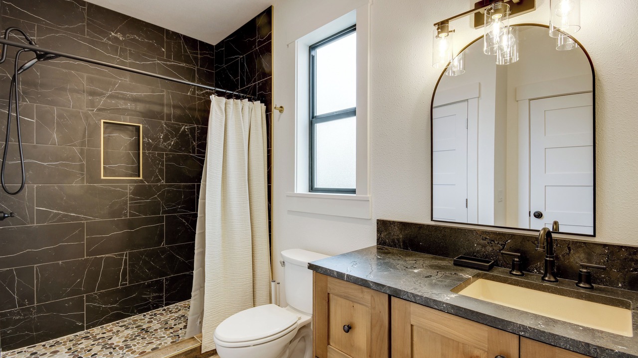 Photo of Bathroom in Pray