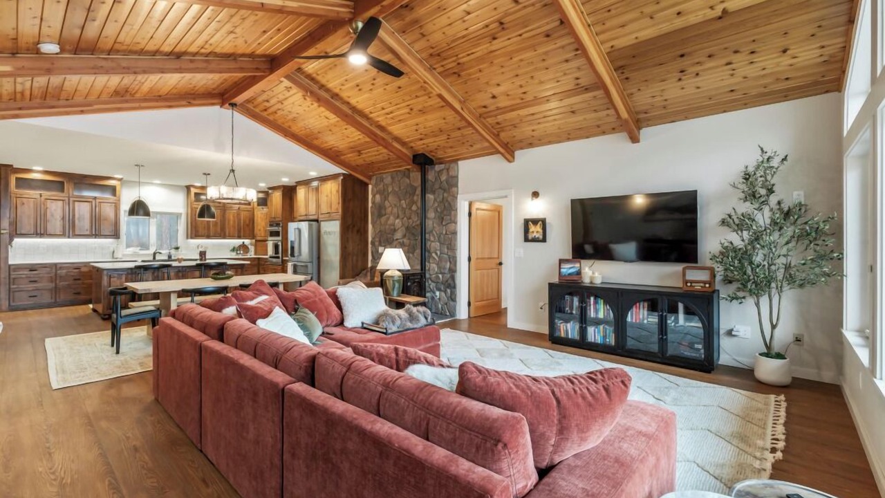 Photo of Livingroom in Chiloquin