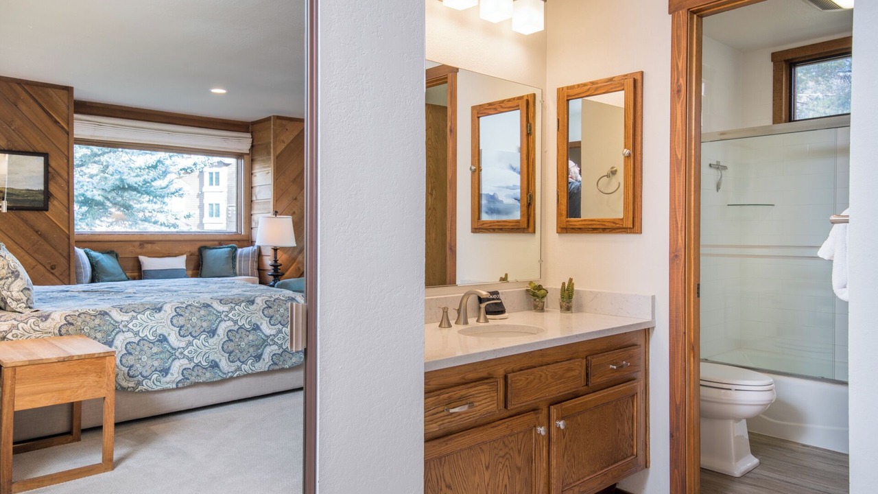 Photo of Bathroom in Elkhorn Village
