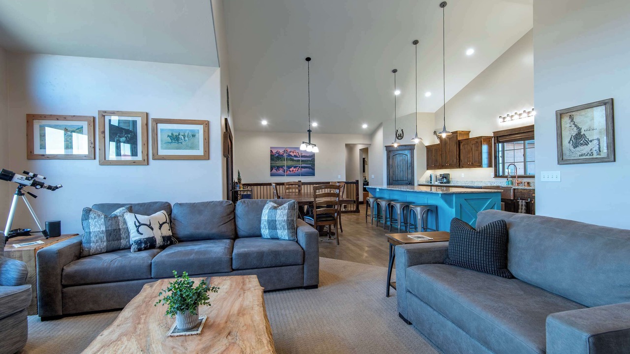 Photo of Livingroom in Leigh Creek Estates
