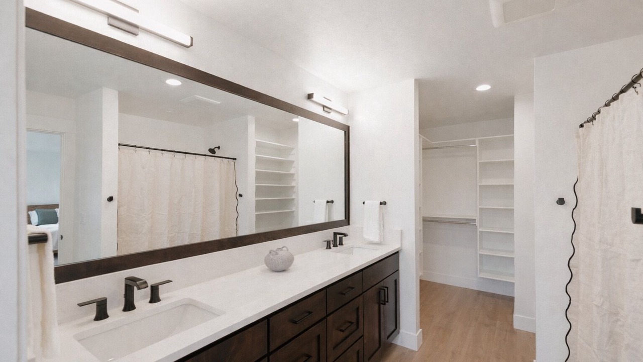 Photo of Bathroom in Shelley