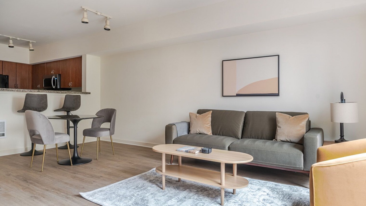 Photo of Livingroom in West Bellevue