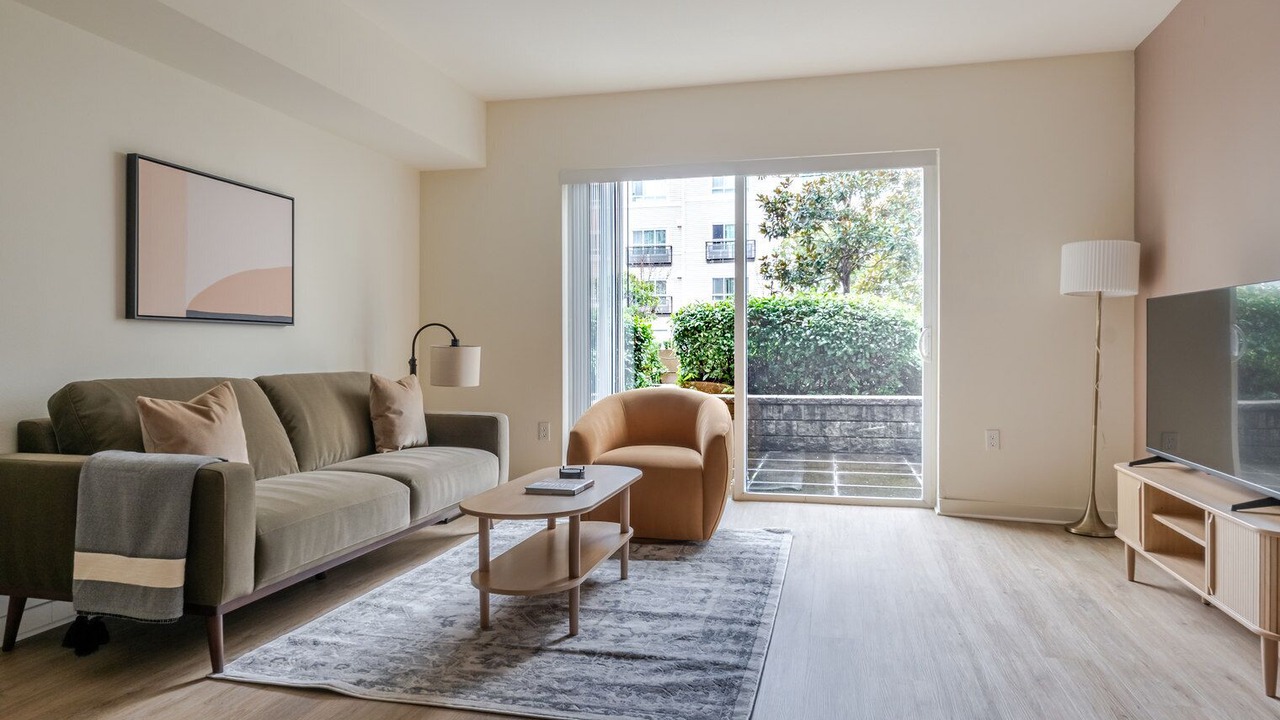 Photo of Livingroom in West Bellevue