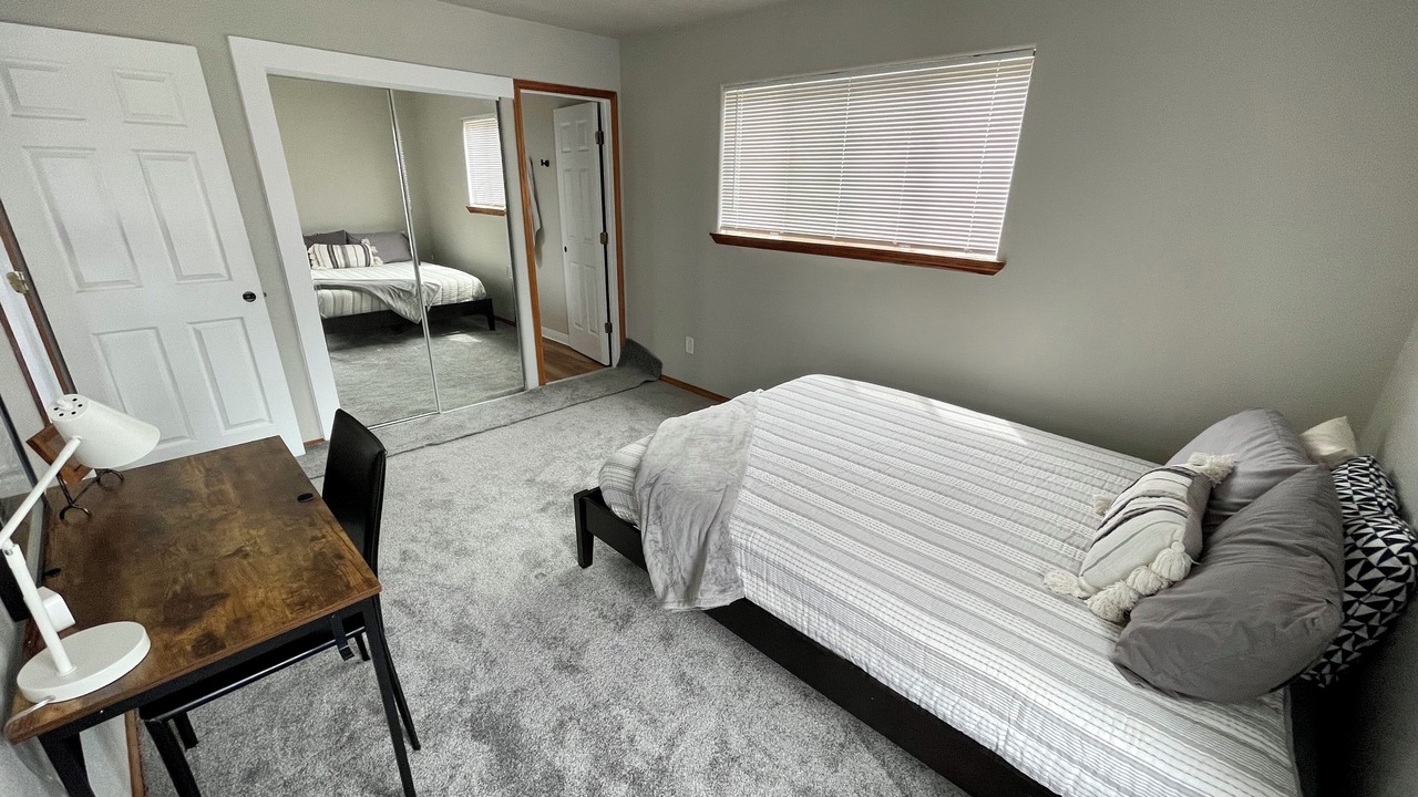 Photo of Bedroom in Sellwood-Moreland