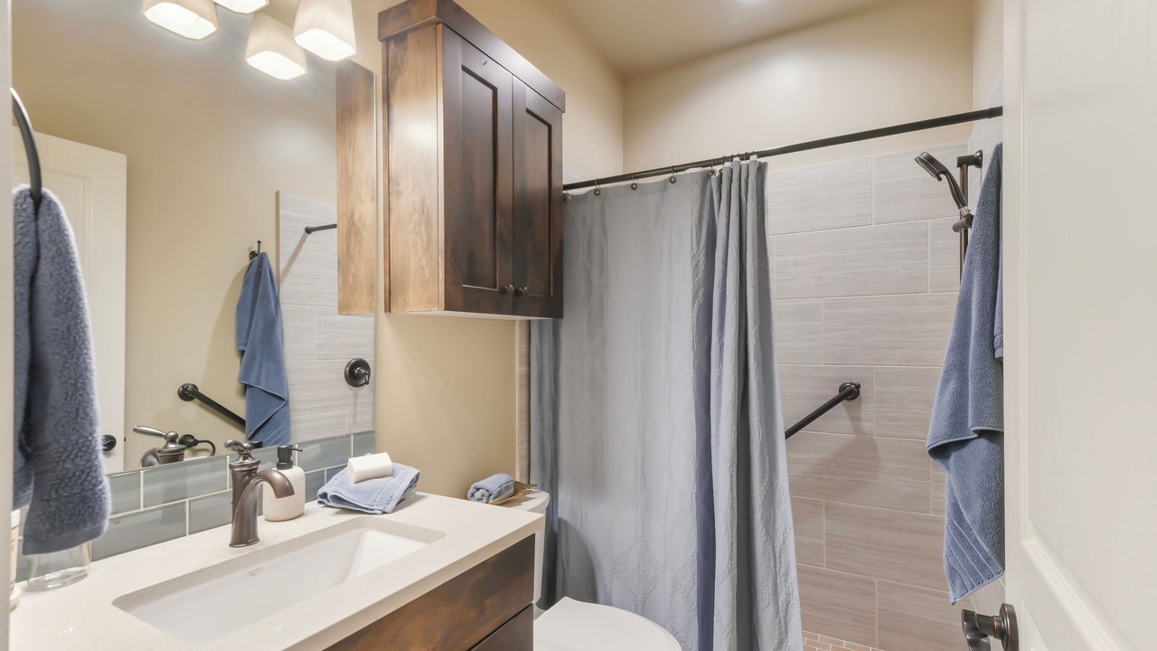 Photo of Bathroom in Star