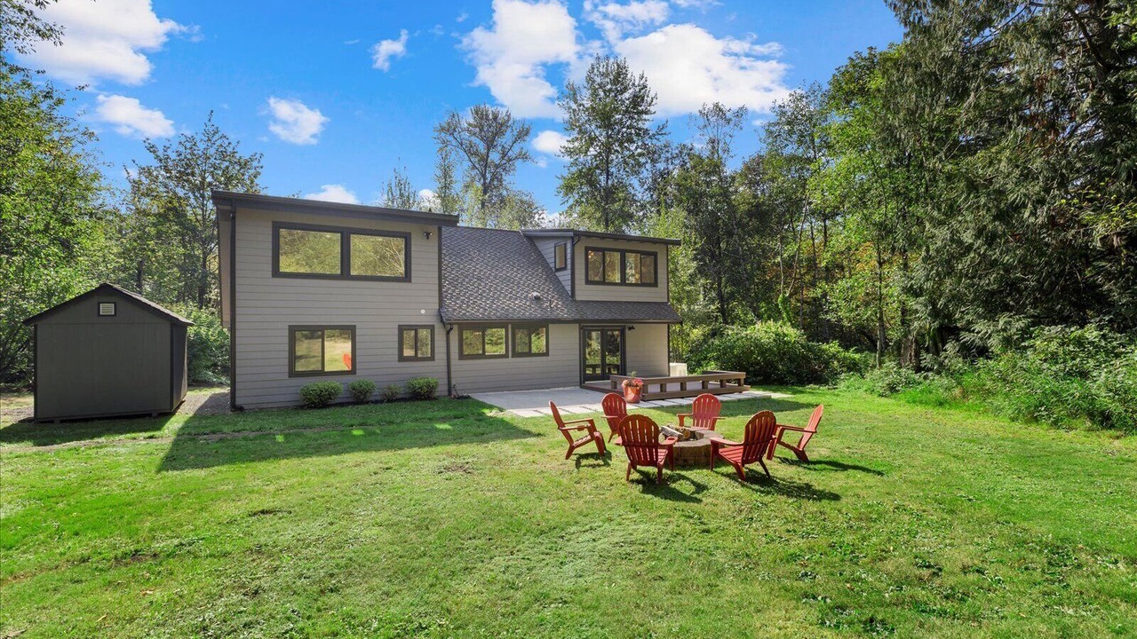 Photo of Outdoor in Mirrormont