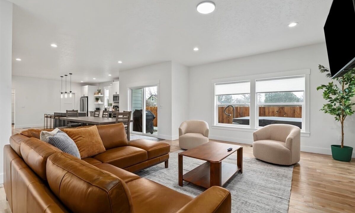 Photo of Livingroom in West Valley
