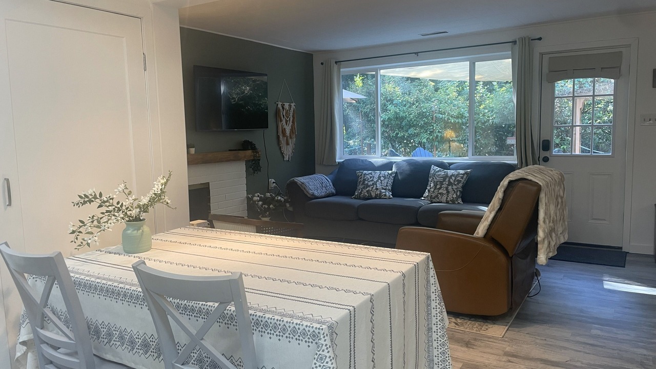 Photo of Livingroom in SeaTac