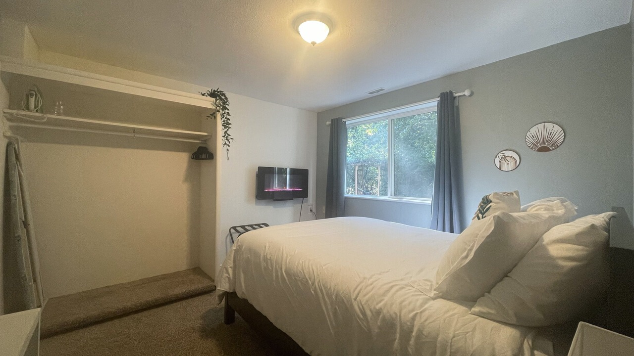 Photo of Bedroom in SeaTac