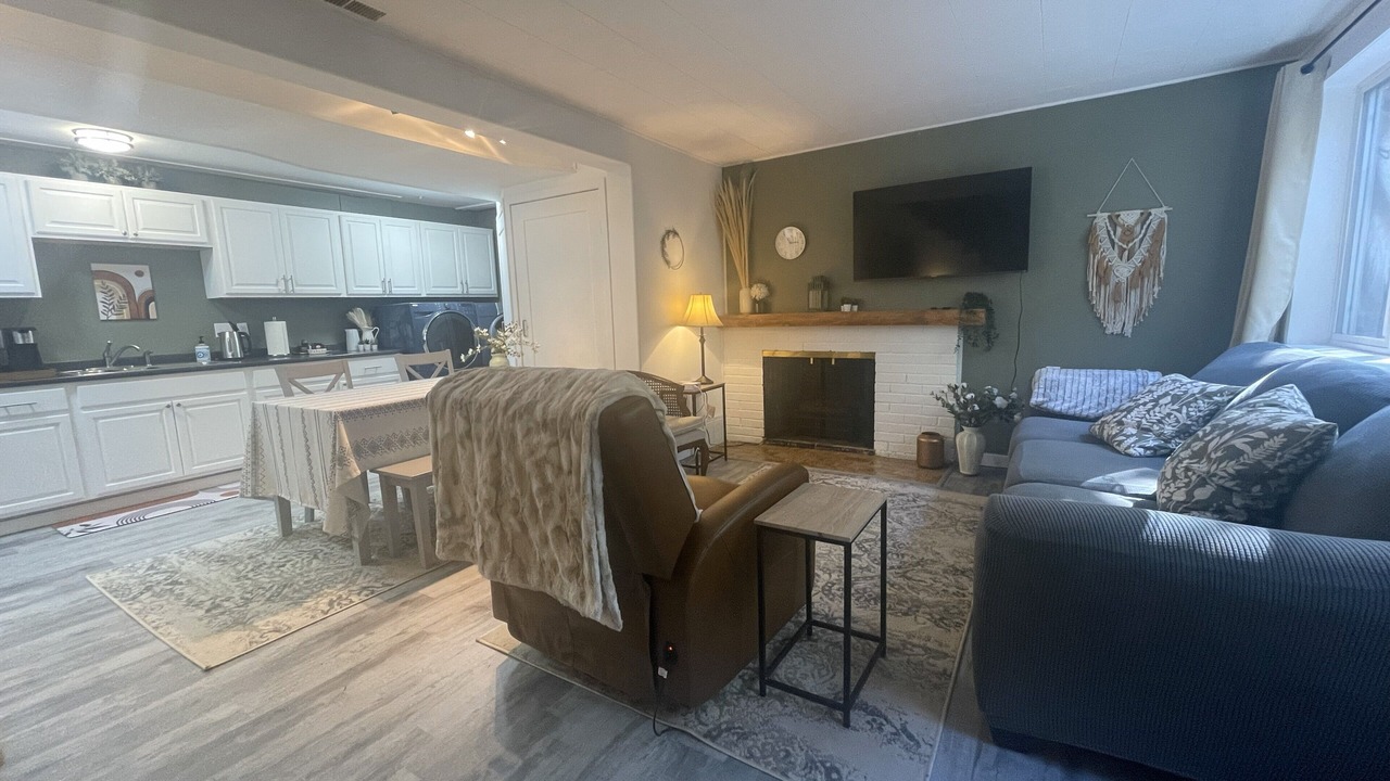 Photo of Livingroom in SeaTac