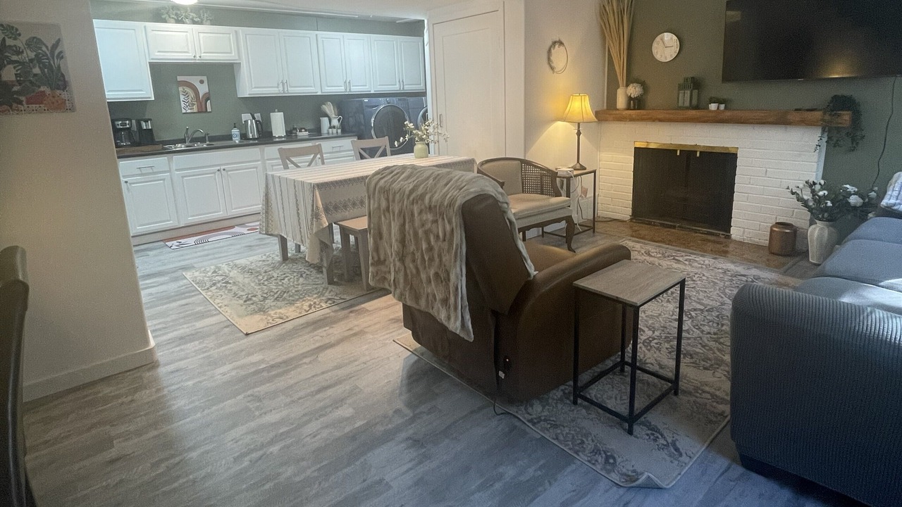 Photo of Livingroom in SeaTac