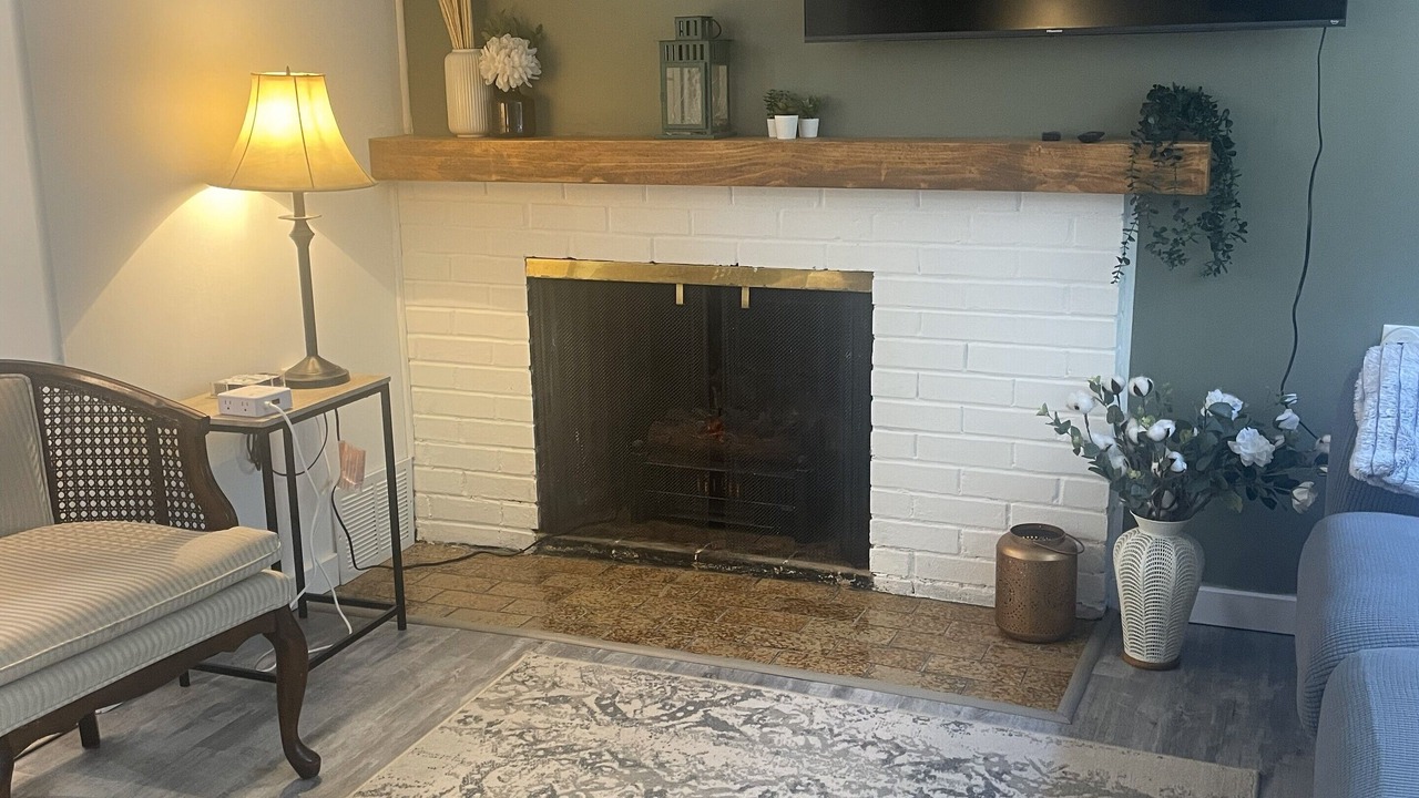 Photo of Livingroom in SeaTac