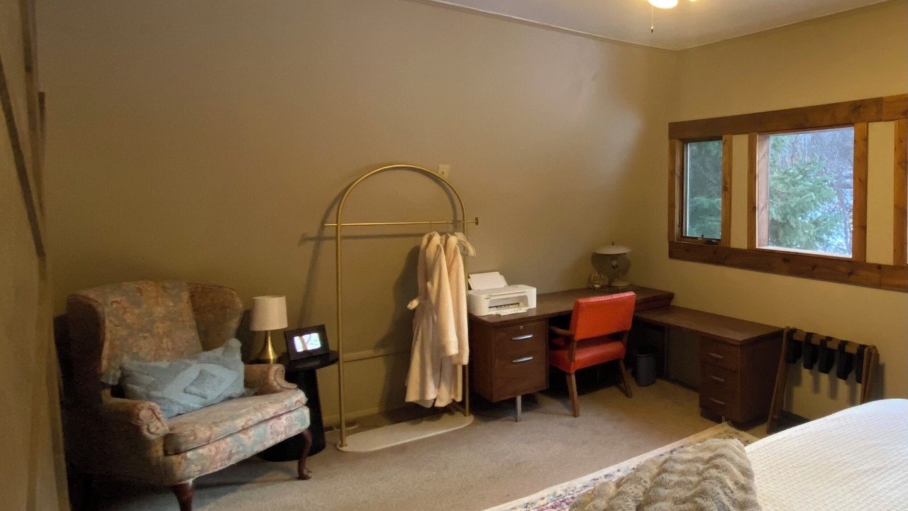 Photo of Bedroom in Midway