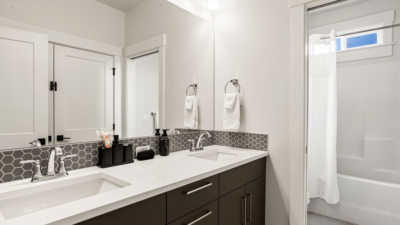 Photo of Bathroom in Cascade