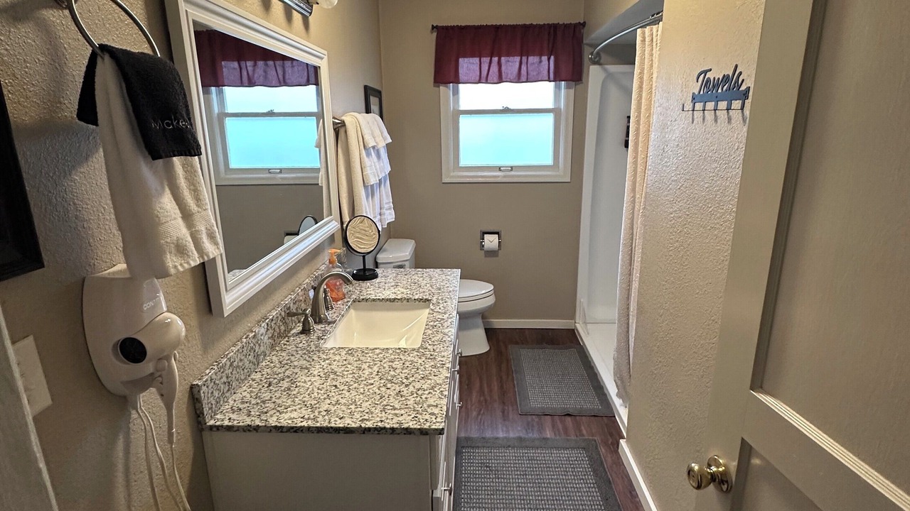 Photo of Bathroom in Green