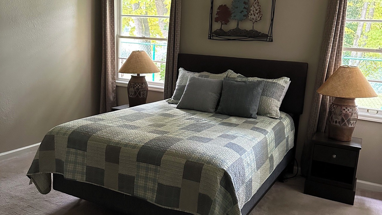 Photo of Bedroom in Green