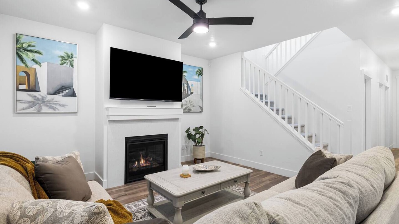 Photo of Livingroom in West Valley