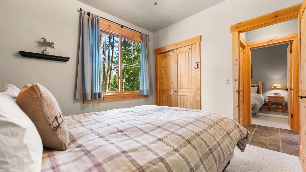 Photo of Bedroom in Mazama