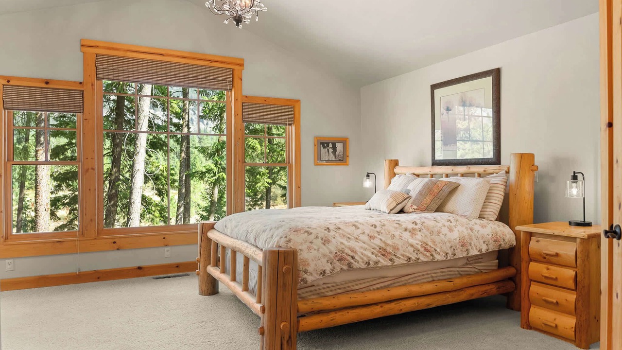 Photo of Bedroom in Mazama
