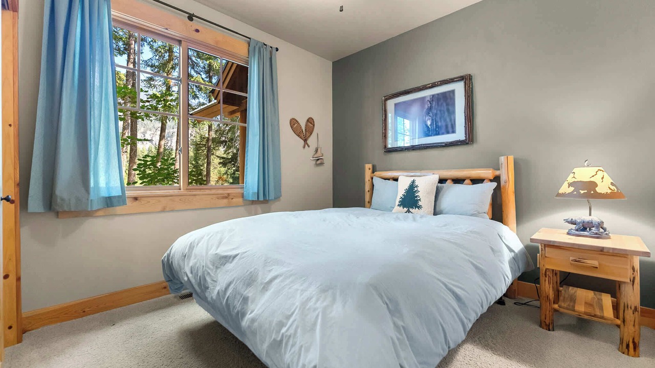 Photo of Bedroom in Mazama
