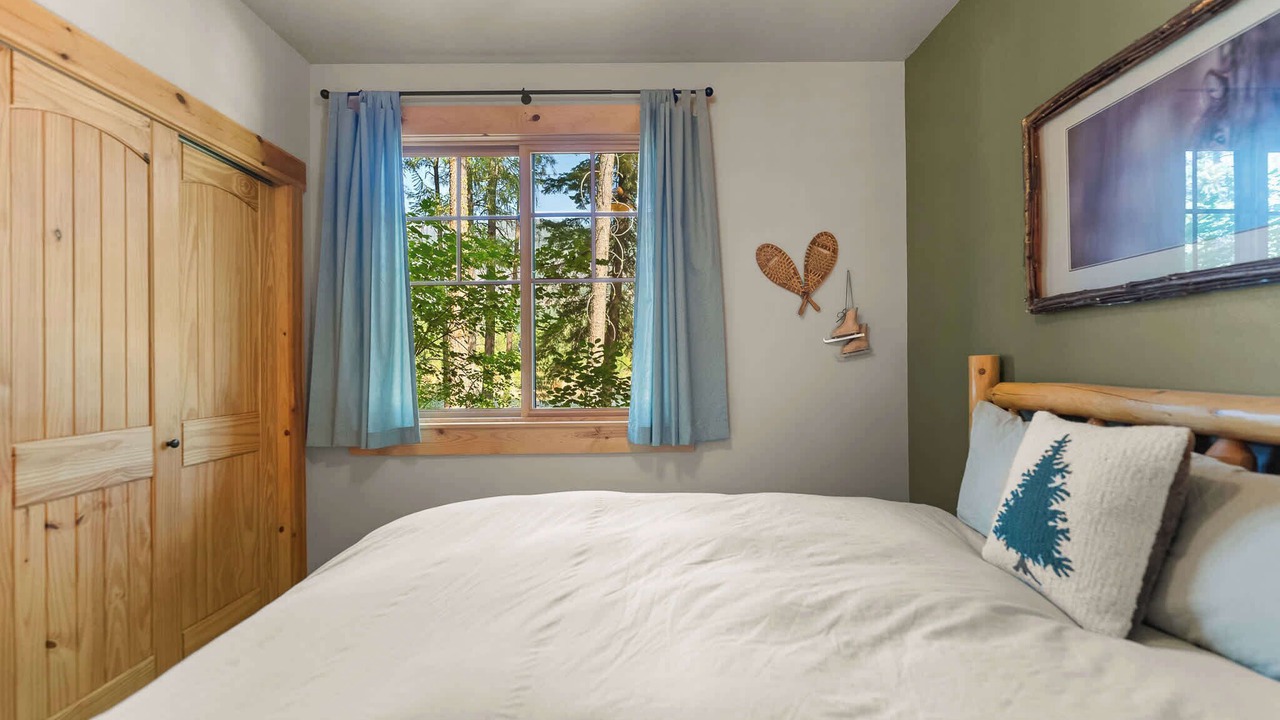 Photo of Bedroom in Mazama