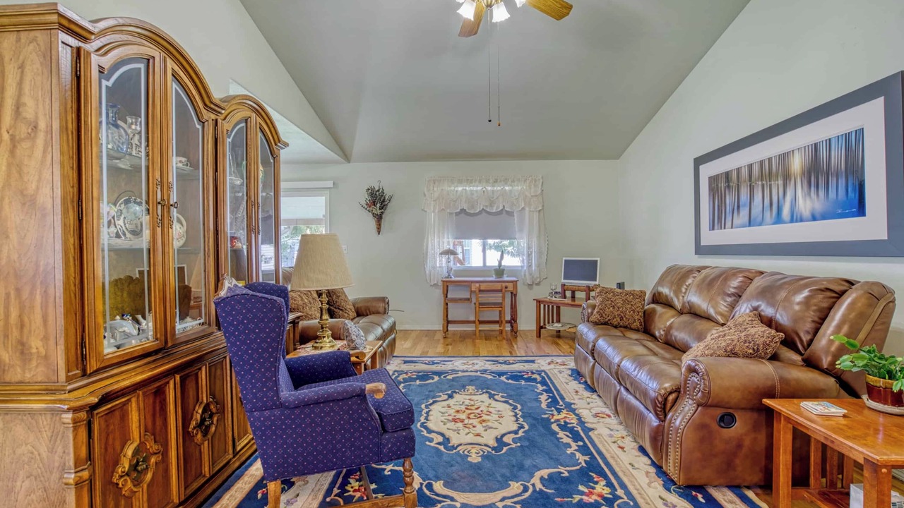 Photo of Livingroom in Weiser