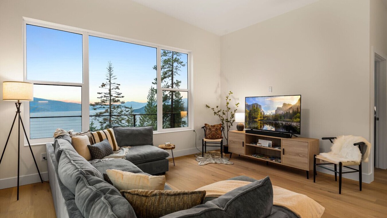 Photo of Livingroom in Trestle Creek