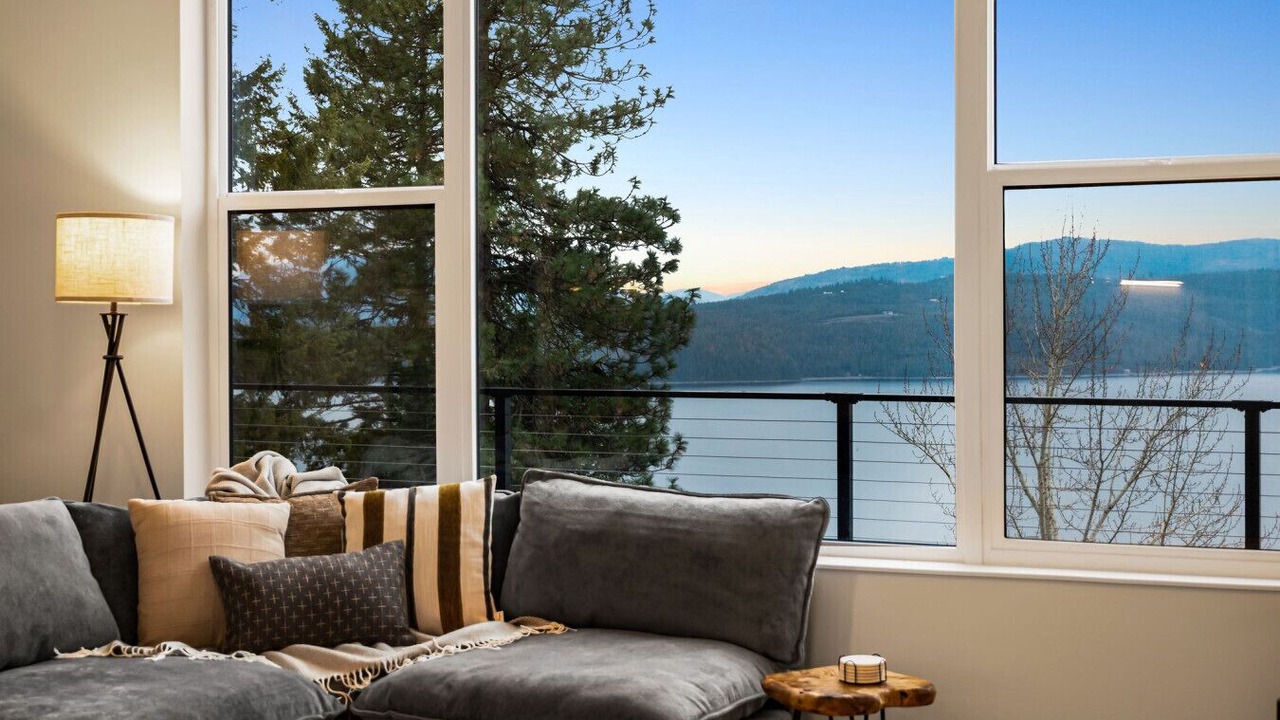 Photo of Livingroom in Trestle Creek