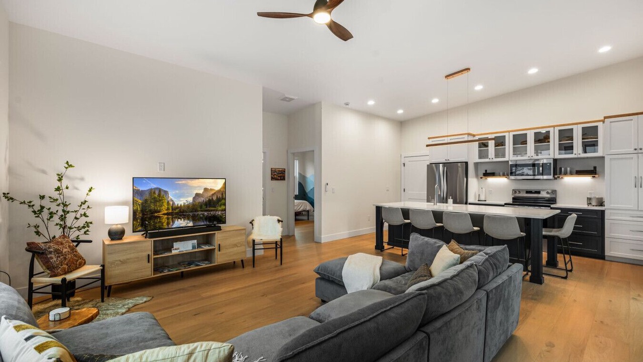 Photo of Livingroom in Trestle Creek