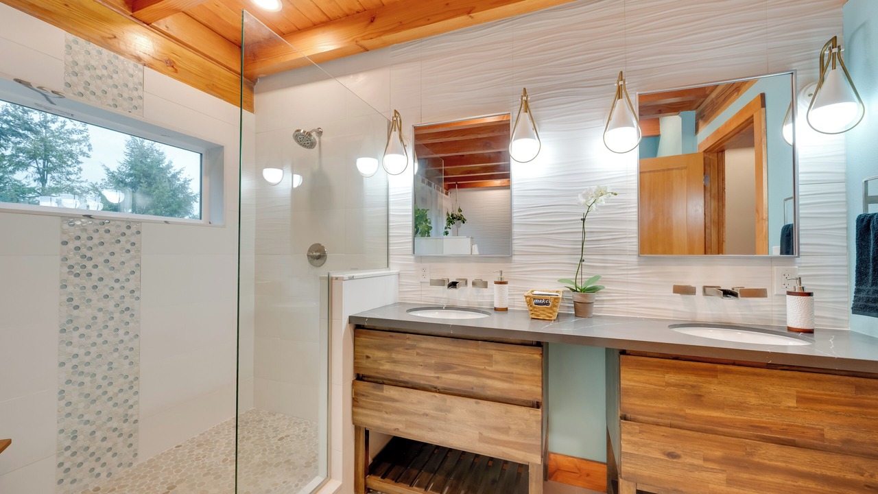 Photo of Bathroom in Lewis County