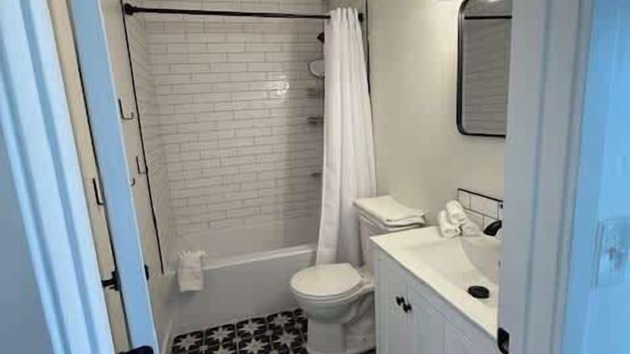 Photo of Bathroom in Mica