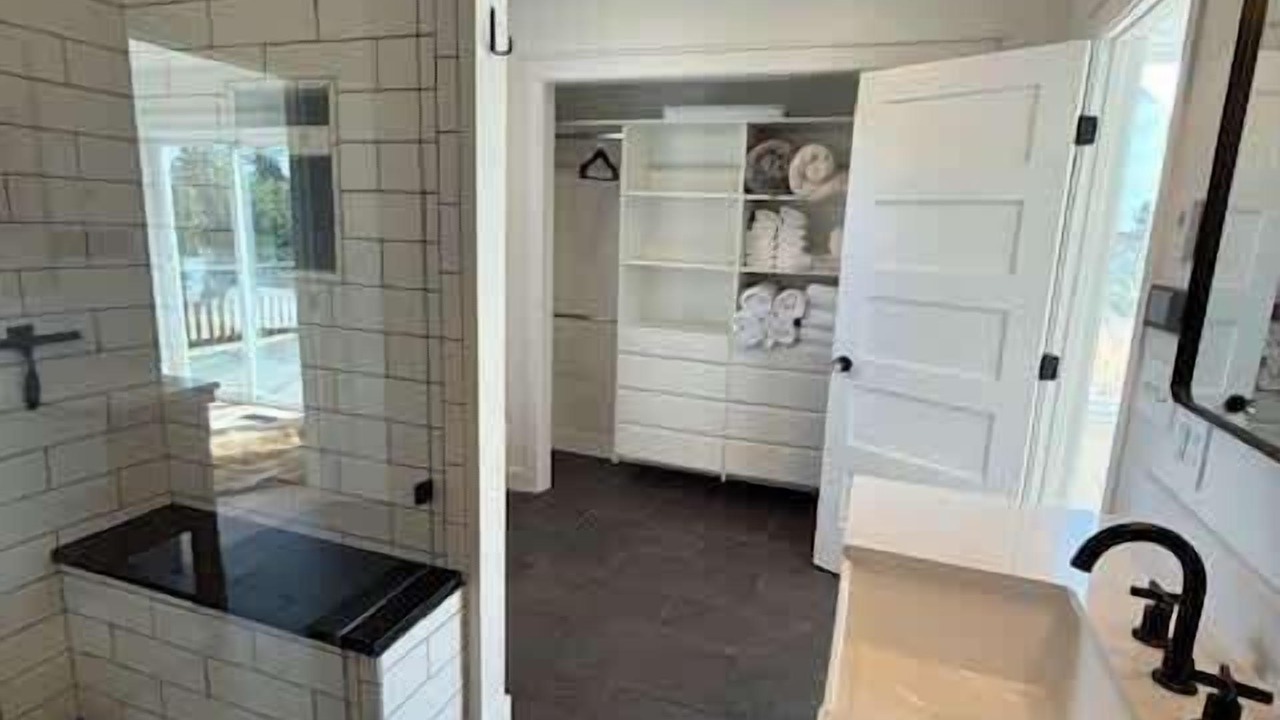 Photo of Bathroom in Mica
