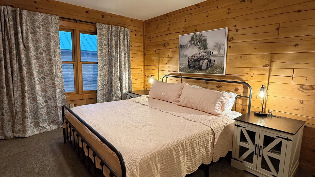 Photo of Bedroom in Pend Oreille County