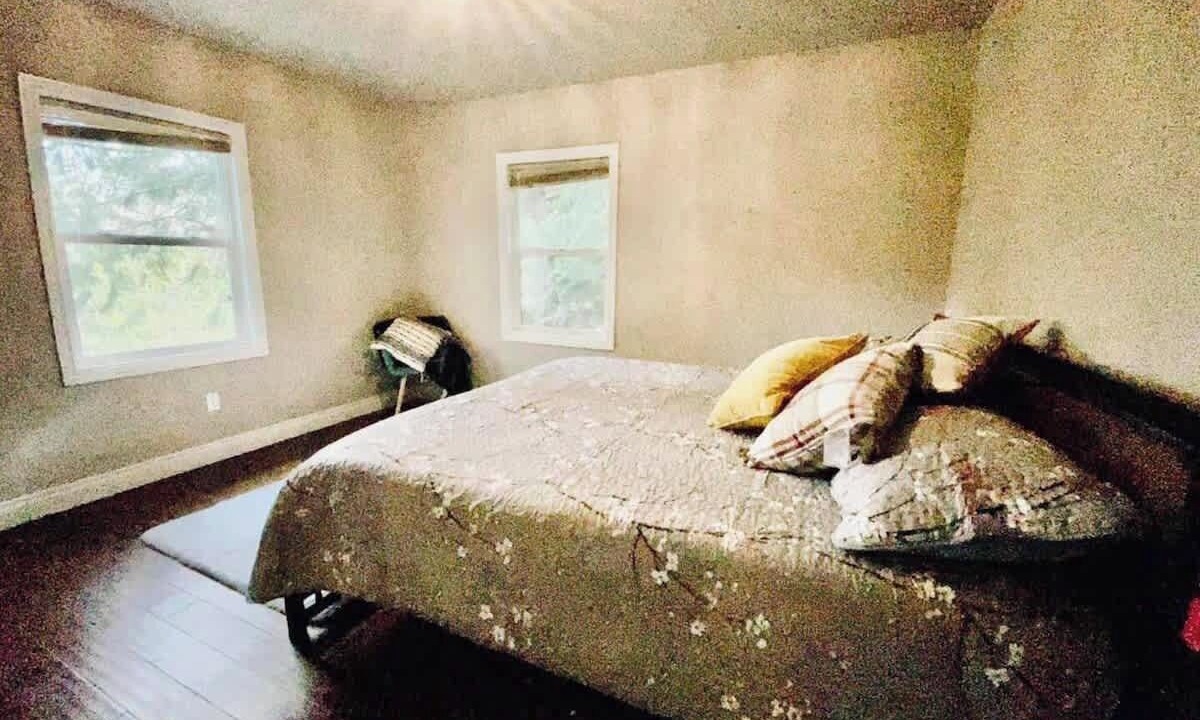 Photo of Bedroom in University District