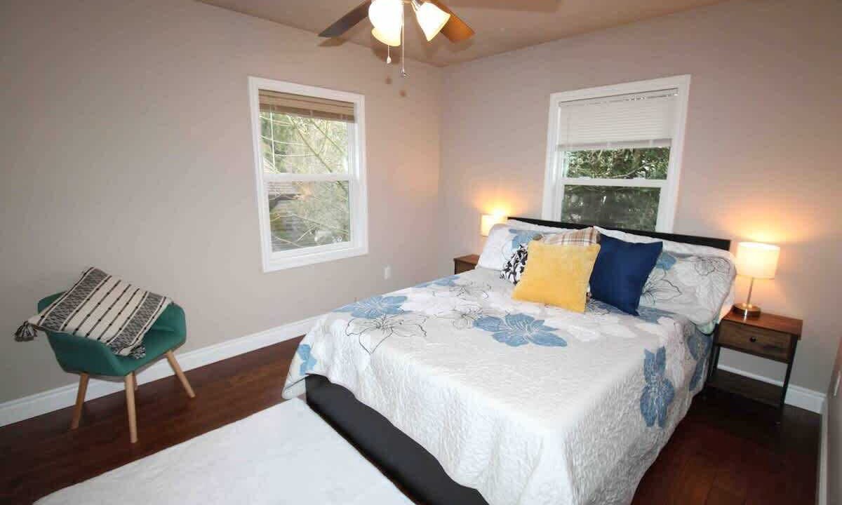 Photo of Bedroom in University District