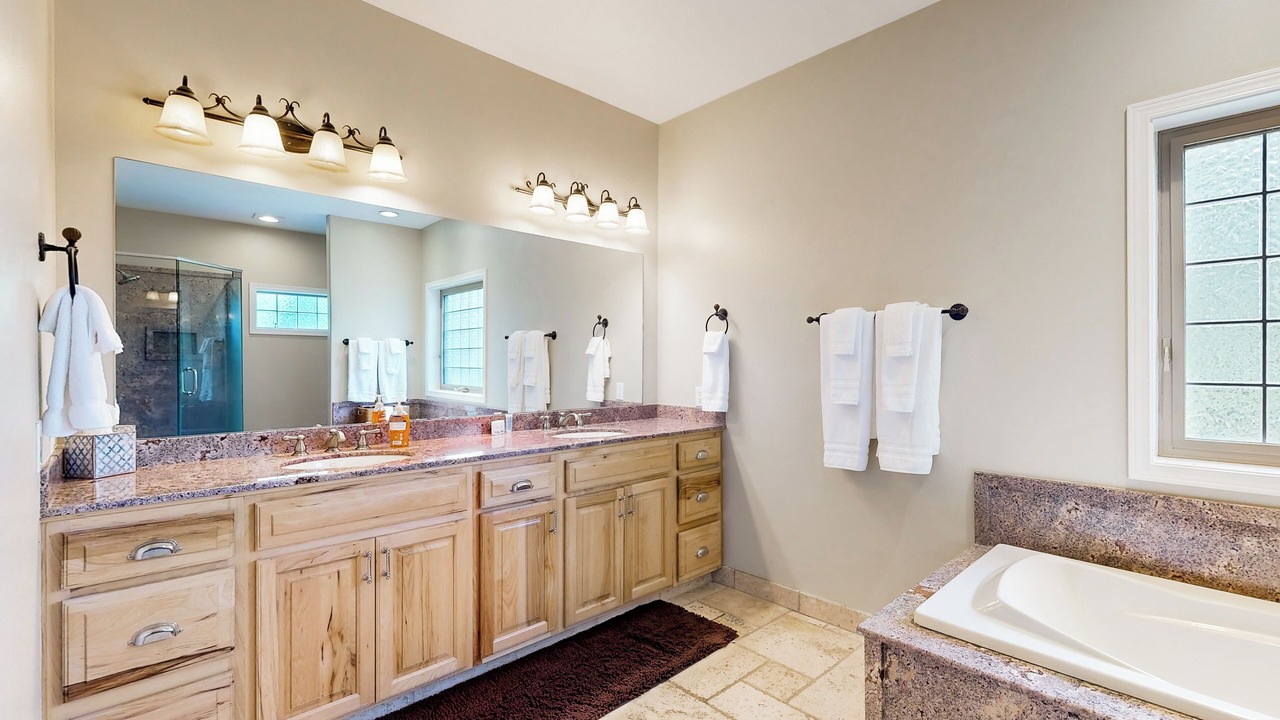 Photo of Bathroom in Klamath Falls