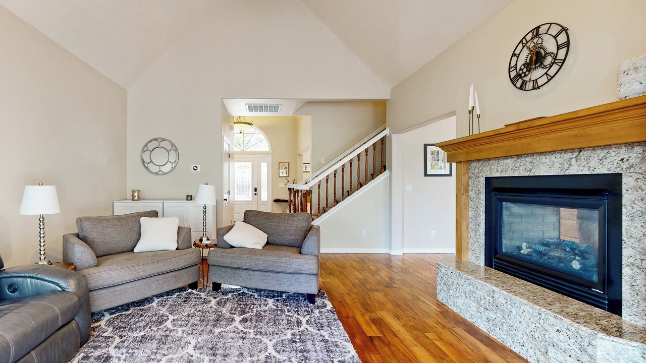 Photo of Livingroom in Klamath Falls