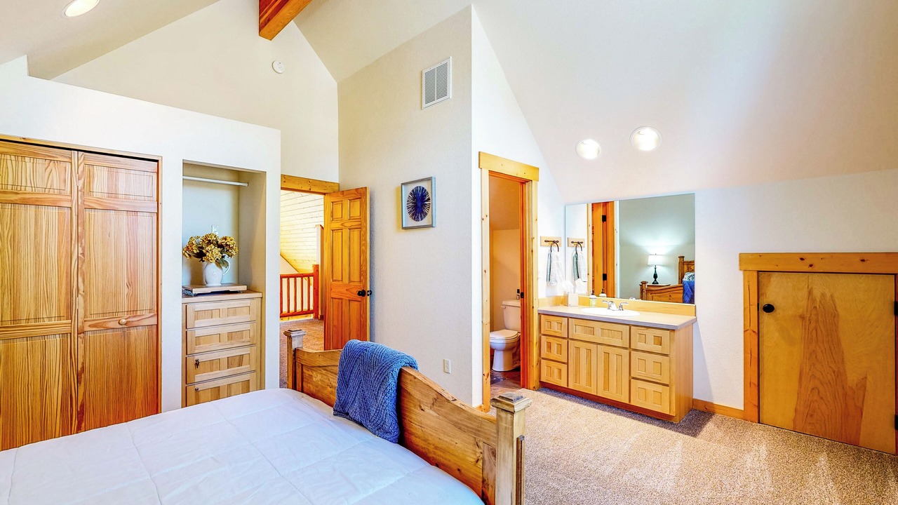 Photo of Bedroom in Klamath Falls
