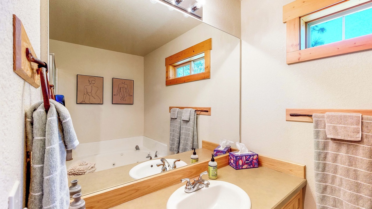 Photo of Bathroom in Klamath Falls