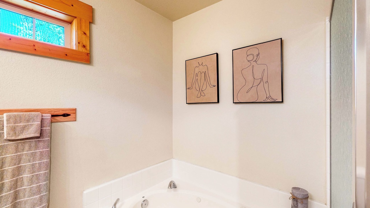 Photo of Bathroom in Klamath Falls