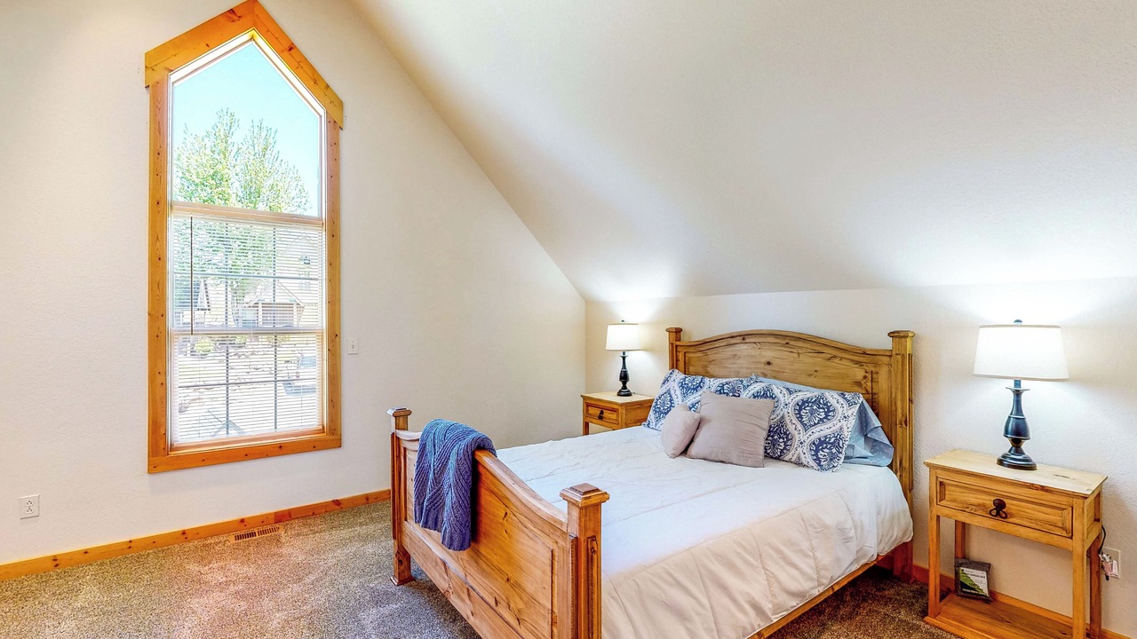 Photo of Bedroom in Klamath Falls