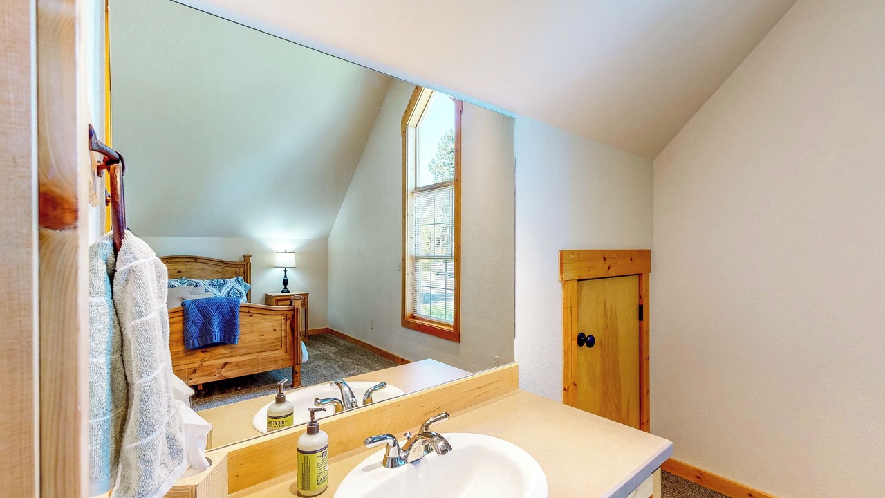 Photo of Bathroom in Klamath Falls
