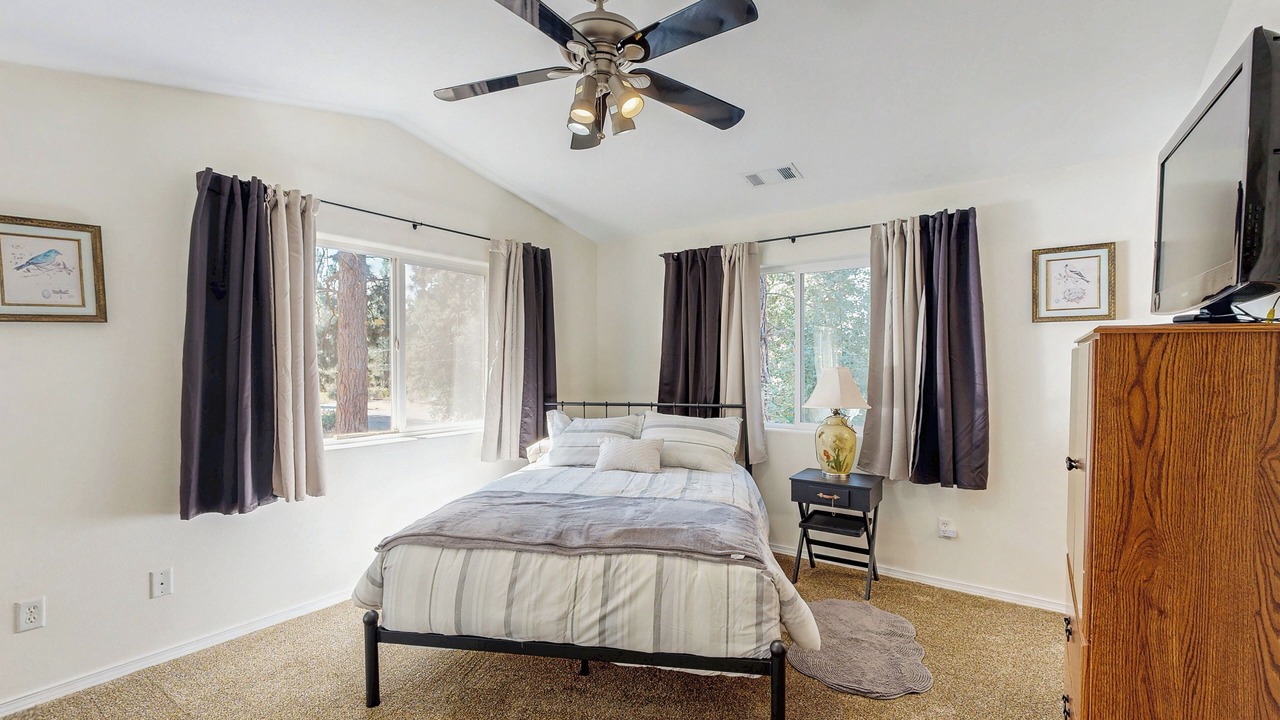 Photo of Bedroom in Chiloquin