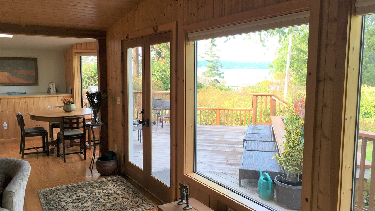 Photo of Livingroom in Langley