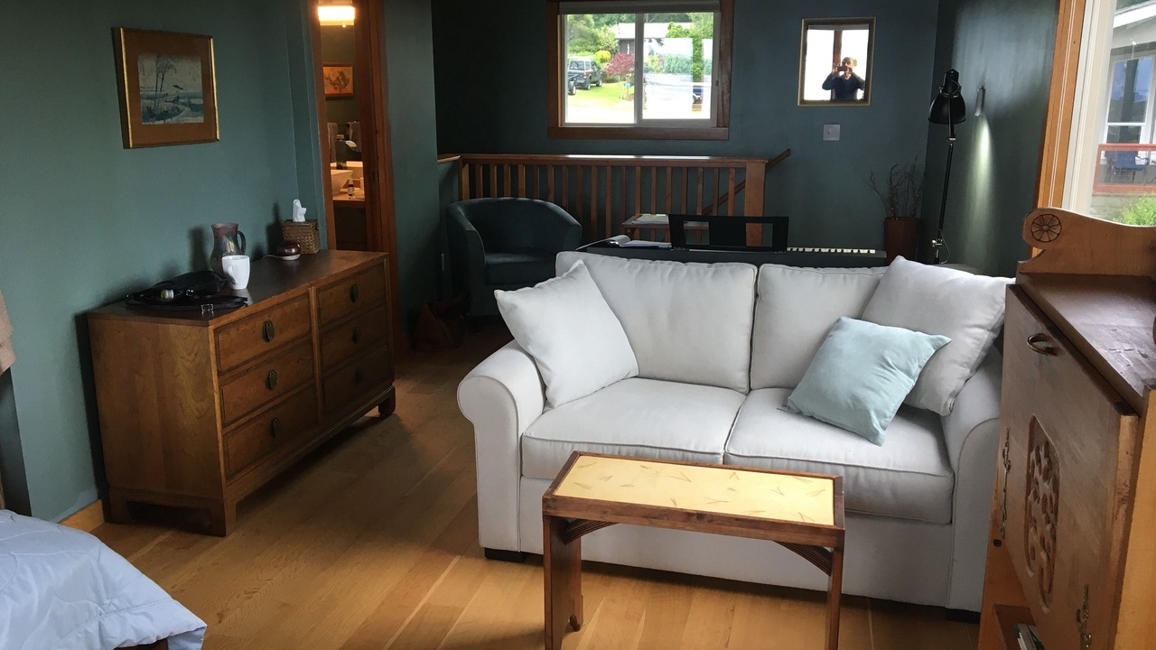 Photo of Livingroom in Langley